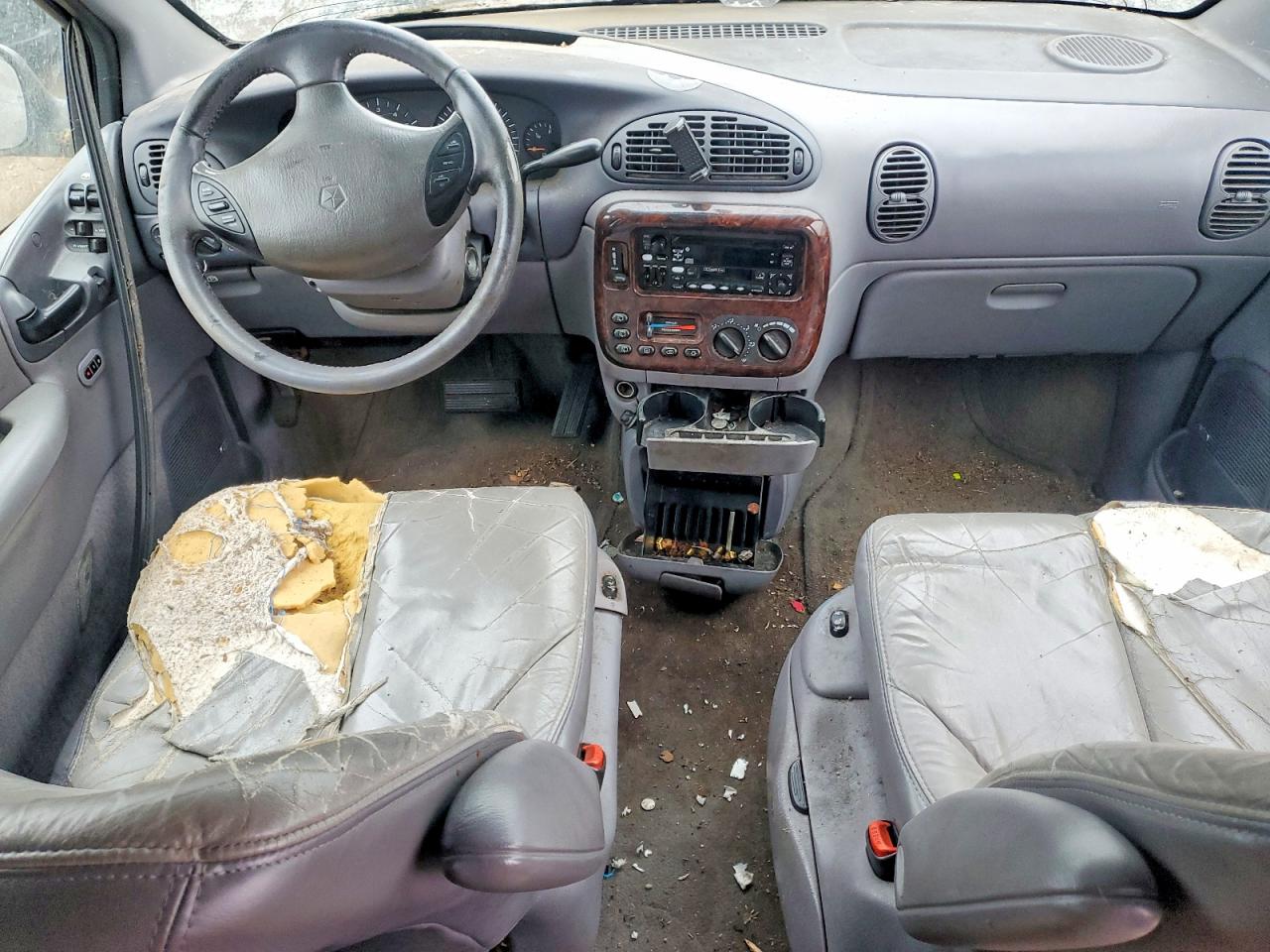 1998 Chrysler Minivan VIN 1C4GP64L4WB510270 photo 8