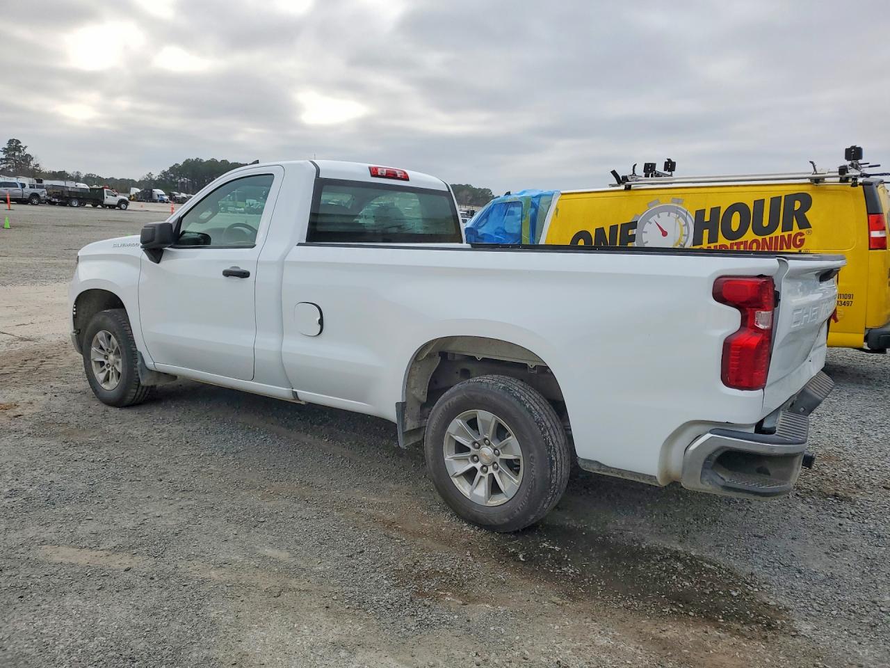 2024 Chevrolet All models VIN 3GCNAAED7RG417323 photo 2