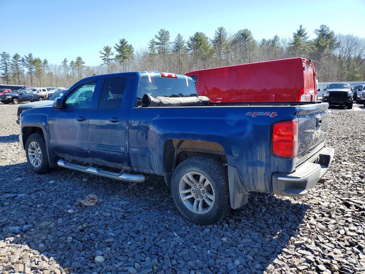 2016 Chev Silverado VIN 1GCVKREC5GZ138419 photo 2