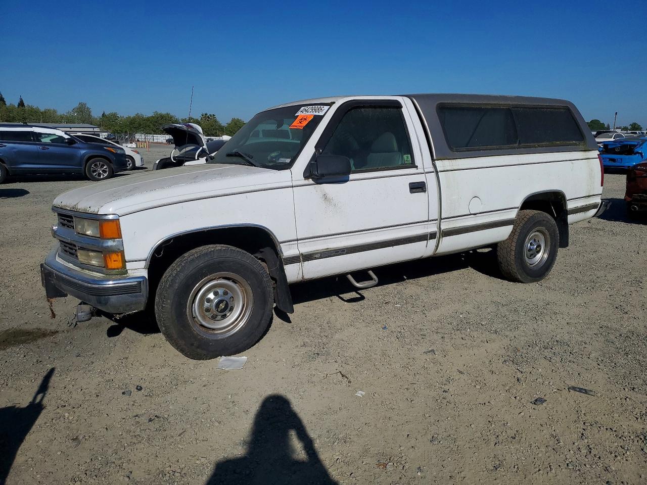 2000 Chev Gmt VIN 1GCGC24R4YR130543 photo 1