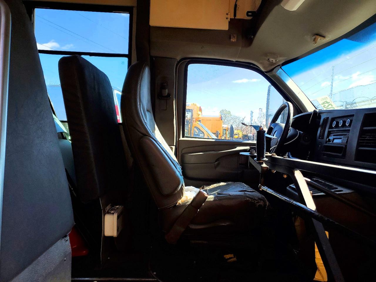 2012 COLLINS Express VIN 1GB0G2BA6C1140750 photo 5