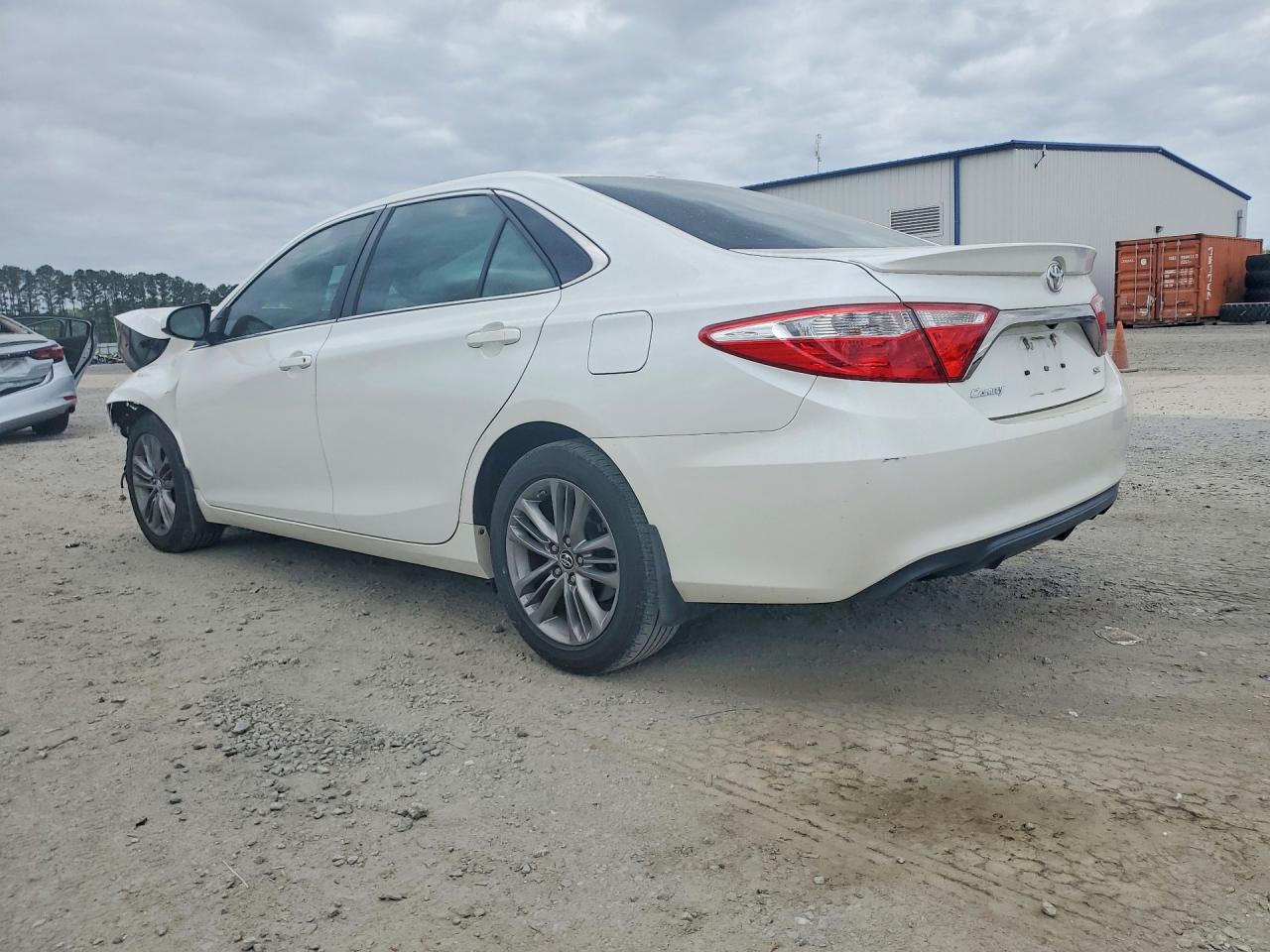 2016 TOYOTA Camry hyb VIN 4T1BF1FKXGU136298 photo 2