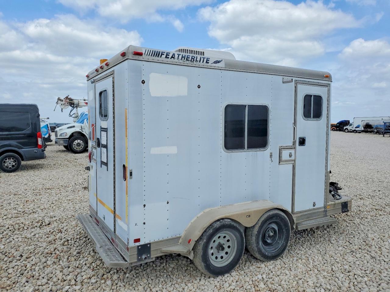 2000 FEATHERLITE Unknown VIN 4FGL01128YC031682 photo 4