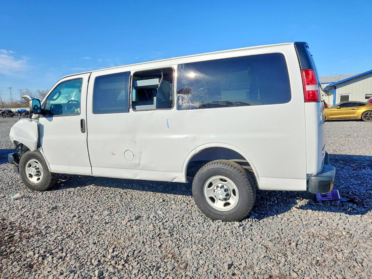 2017 CHEV Express VIN 1GCWGAFF0H1283738 photo 2