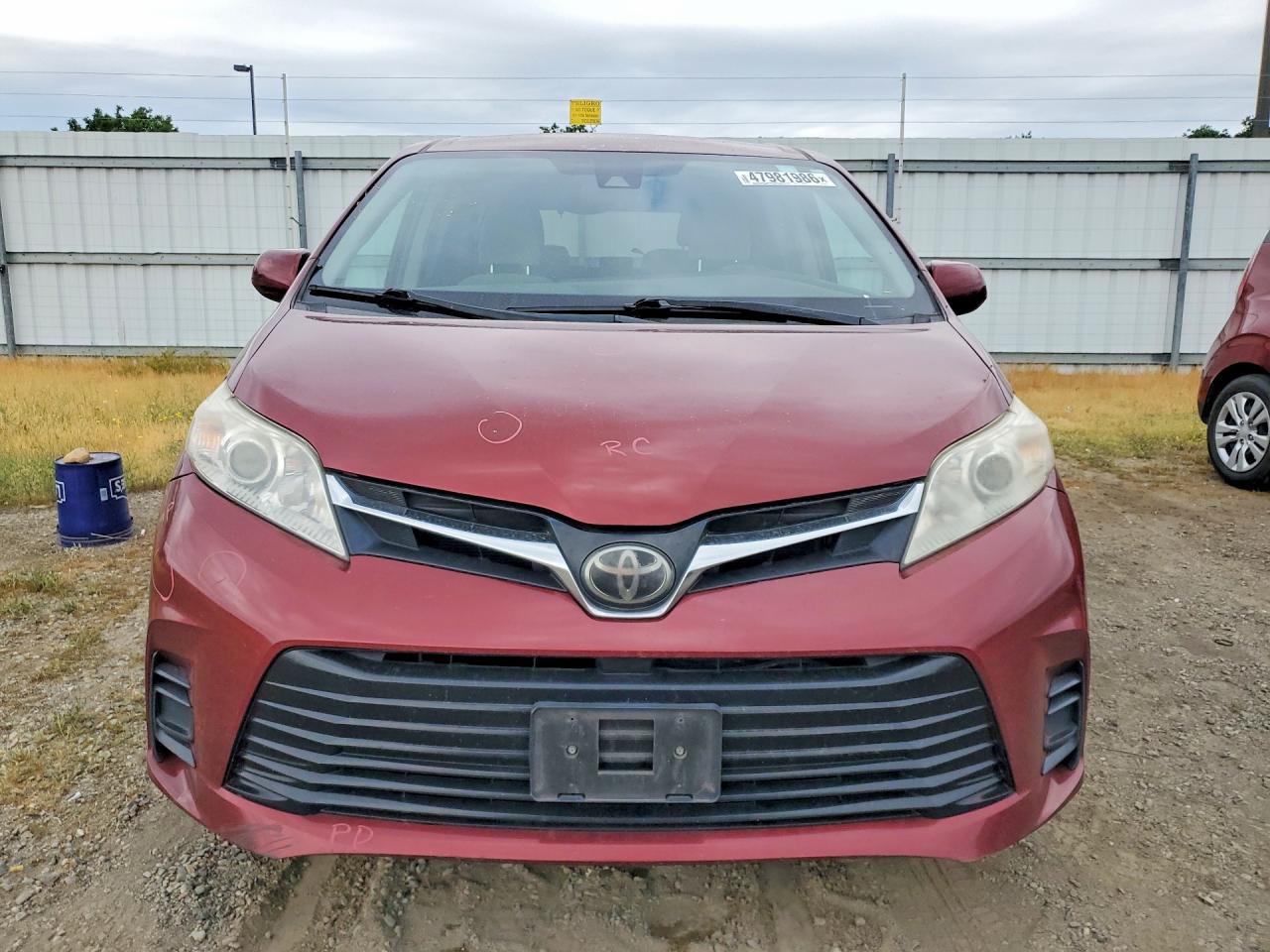 2018 Toyota Sienna VIN 5TDKZ3DC7JS913471 photo 5