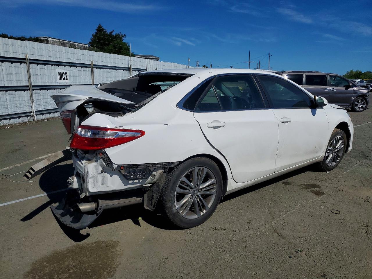 2016 TOYT Camry VIN 4T1BF1FK4GU189286 photo 3