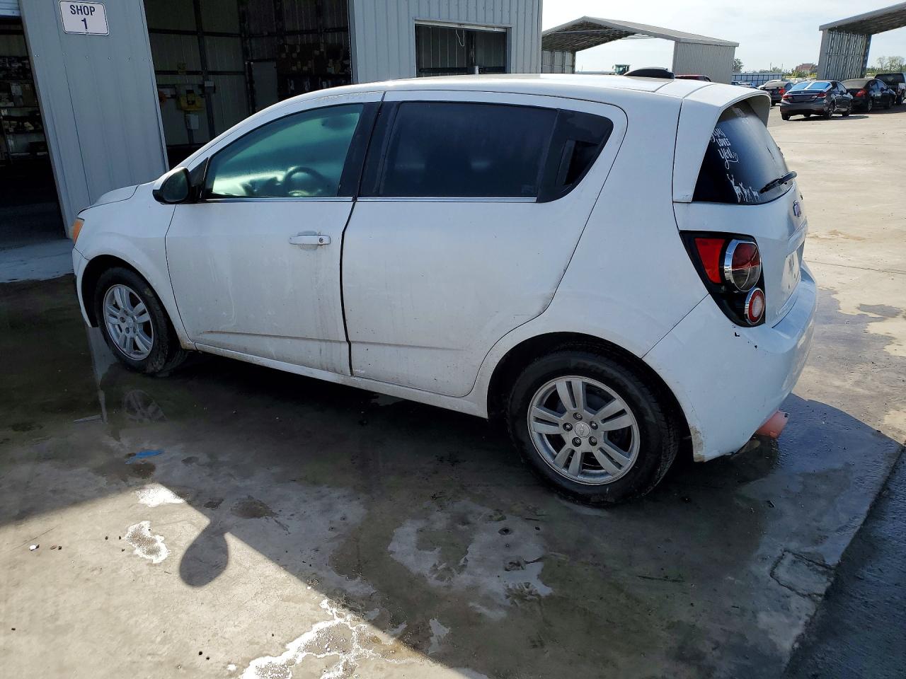 2016 Chevrolet SONIC VIN 1G1JC6SH9G4155658 photo 2