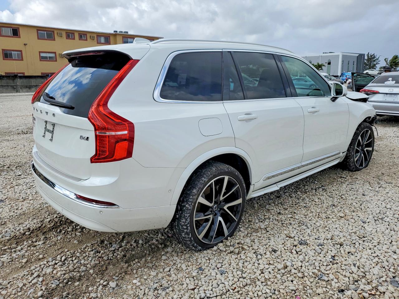 2024 Volvo Xc90 VIN YV4062PE4R1173634 photo 3