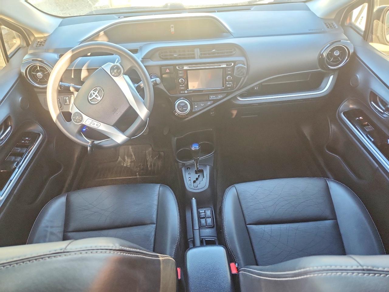 2015 Toyota Prius c th VIN JTDKDTB31F1087917 photo 8