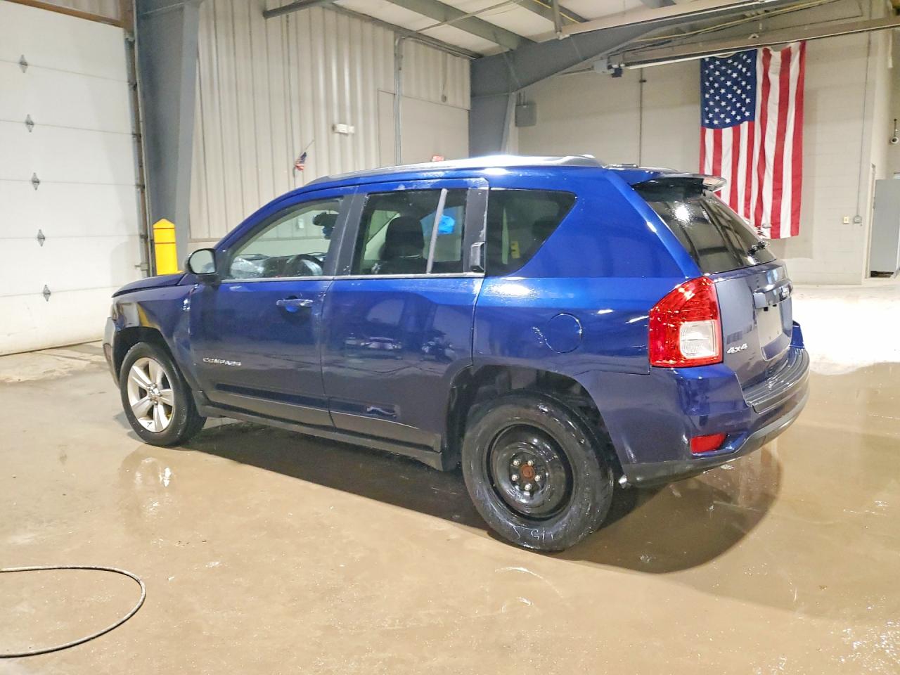 2013 Jeep Compass VIN 1C4NJDEBXDD218059 photo 2
