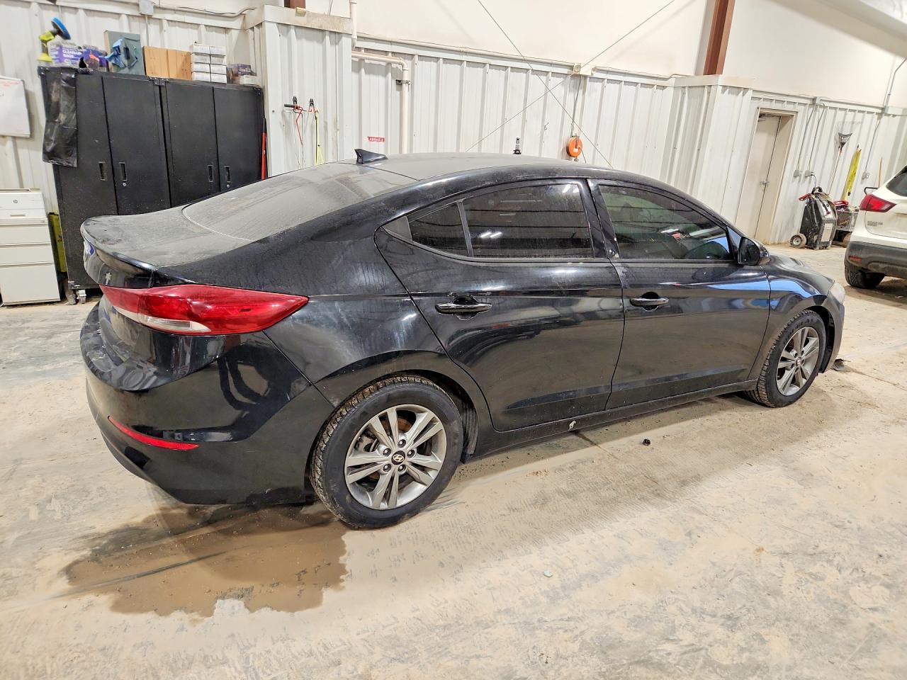 2018 Hyundai Elantra VIN 5NPD84LF5JH215511 photo 3