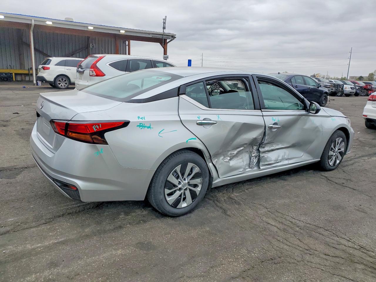 2024 Altima VIN 1N4BL4BV7RN379181 photo 3