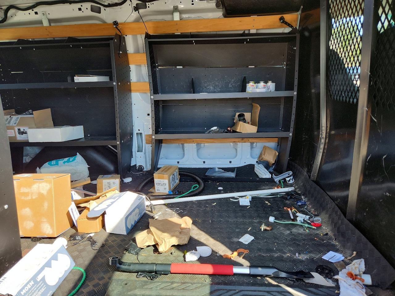 2022 Ford Transit VIN 1FTBR1Y86NKA38620 photo 11