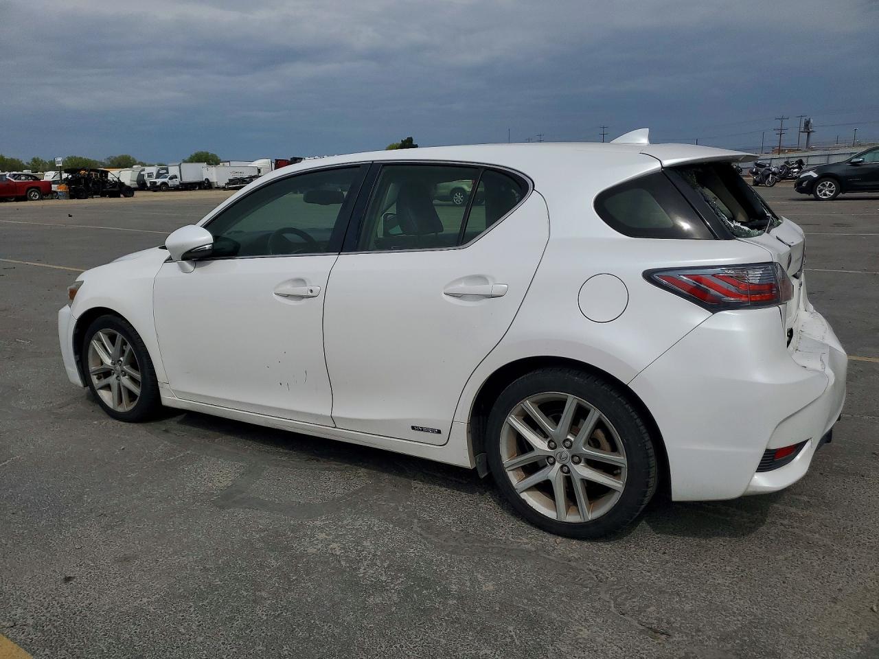 2015 Lexus Ct 200 VIN JTHKD5BH5F2214992 photo 2