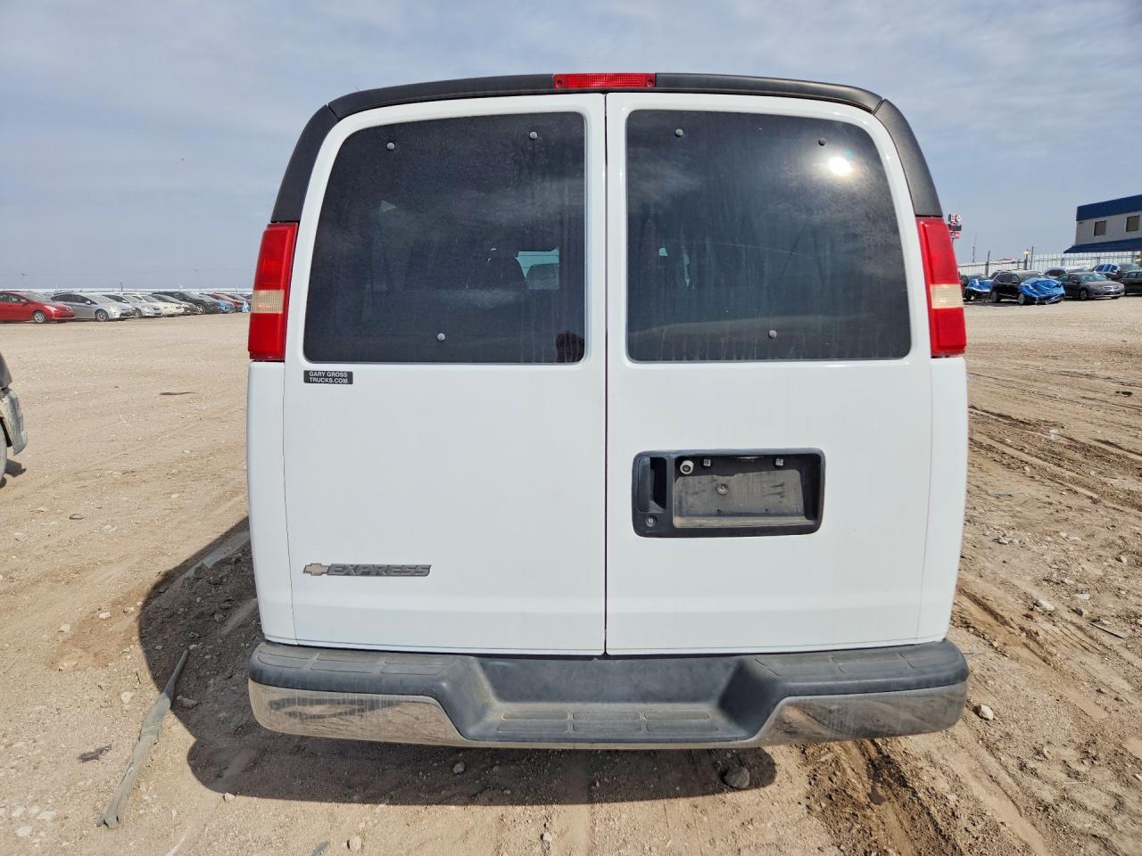 2007 CHEV Express VIN 1GAHG39U371166676 photo 6