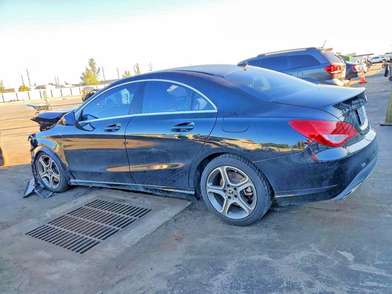 2019 Mercedes-Benz Cla-class VIN WDDSJ4EB7KN773941 photo 2