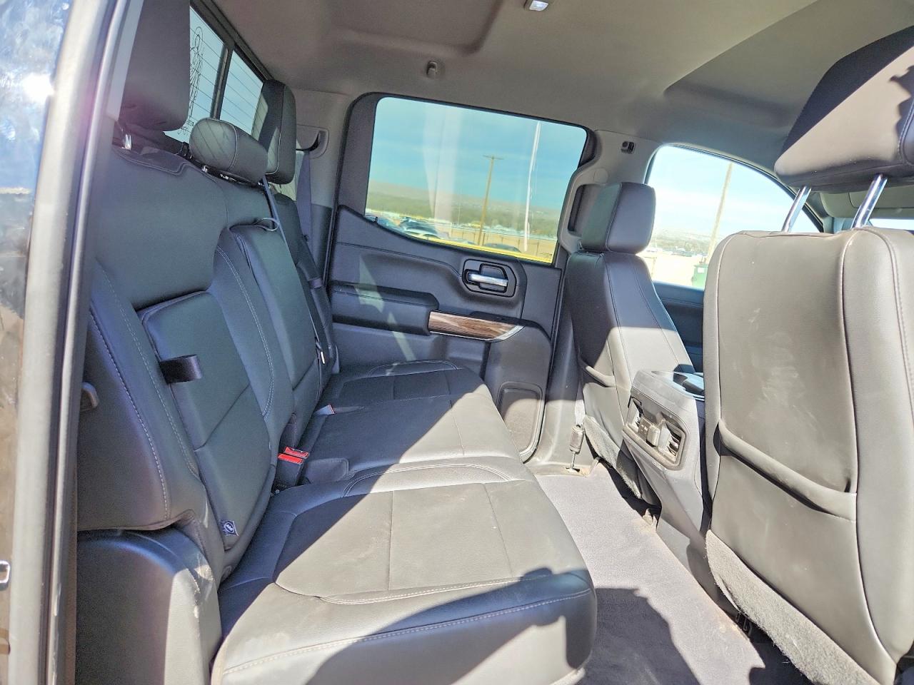 2019 Chevrolet All models VIN 3GCPYFED2KG111282 photo 10