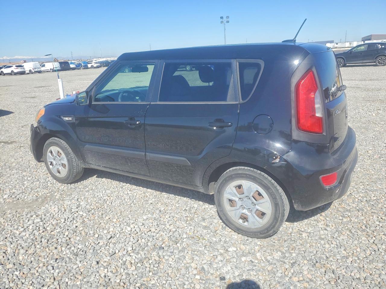 2012 Kia Soul VIN KNDJT2A5XC7745822 photo 2