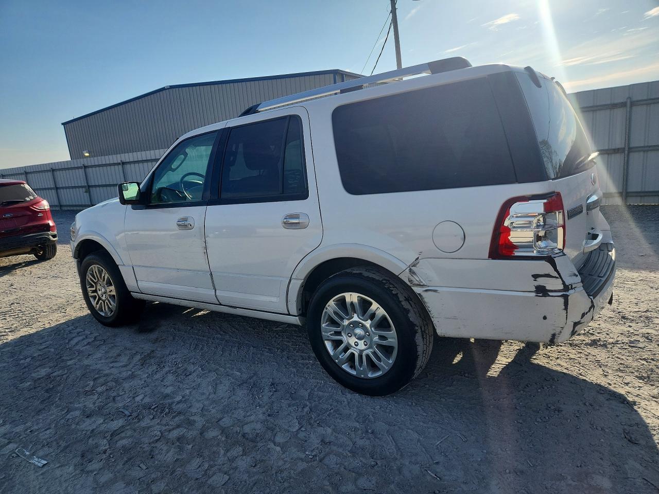 2013 Ford Expedition VIN 1FMJU1K50DEF62928 photo 2
