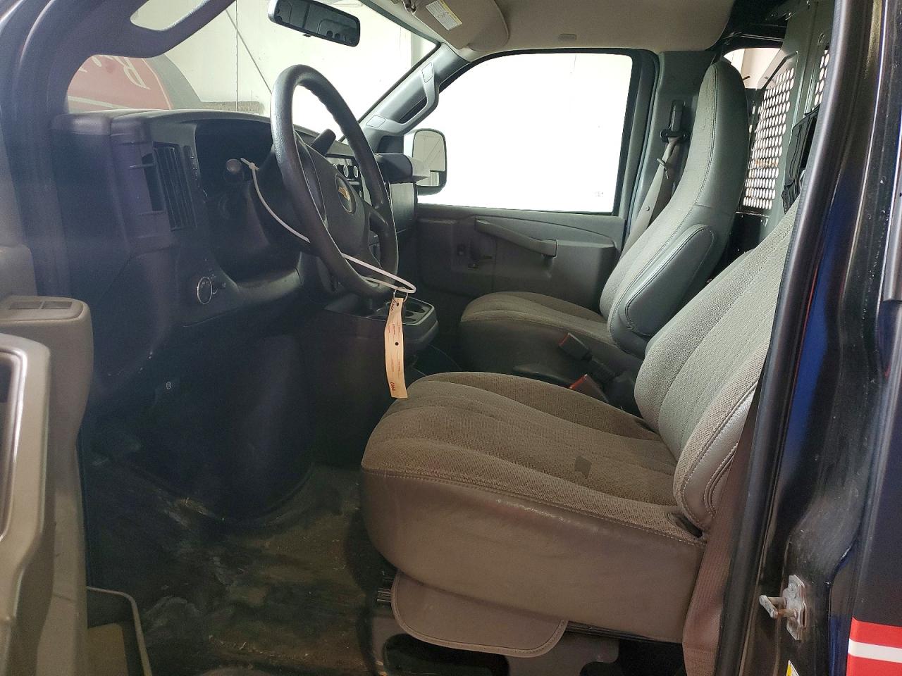 2019 Chevy Express VIN 1GCWGBFPXK1330912 photo 7