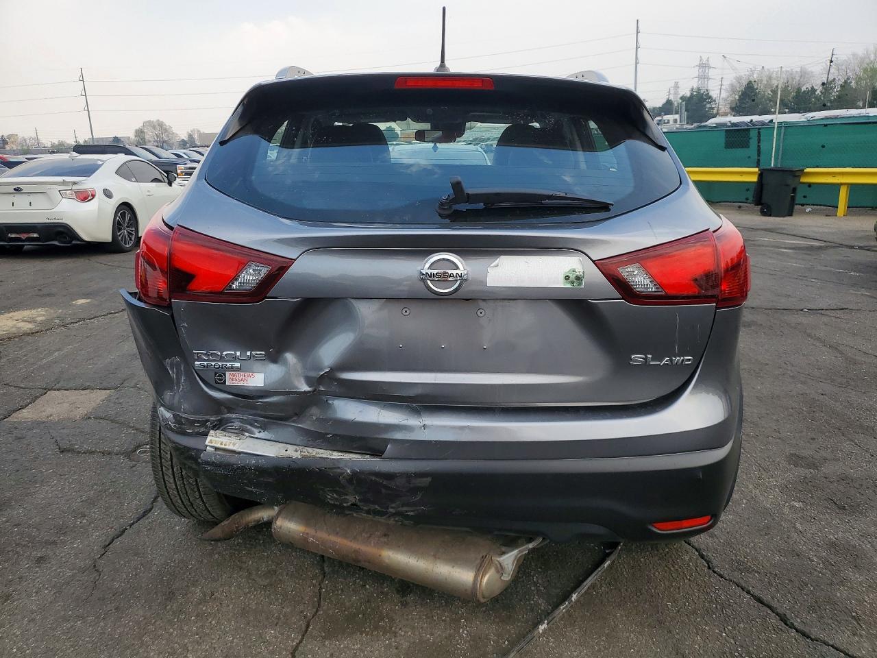 2018 Nissan Rogue VIN JN1BJ1CR9JW261537 photo 6
