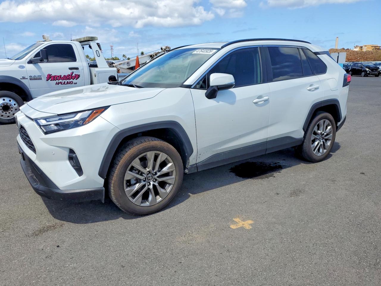 2024 Toyota Rav4 VIN JTMC1RFV2RJ028701 photo 1