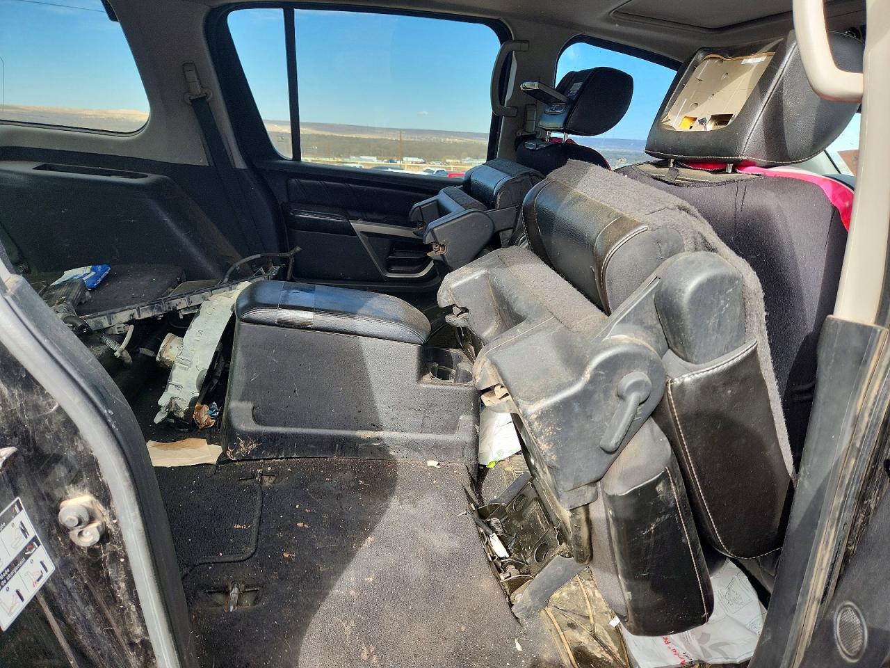 2015 Nissan Armada VIN 5N1BA0NE0FN609882 photo 11