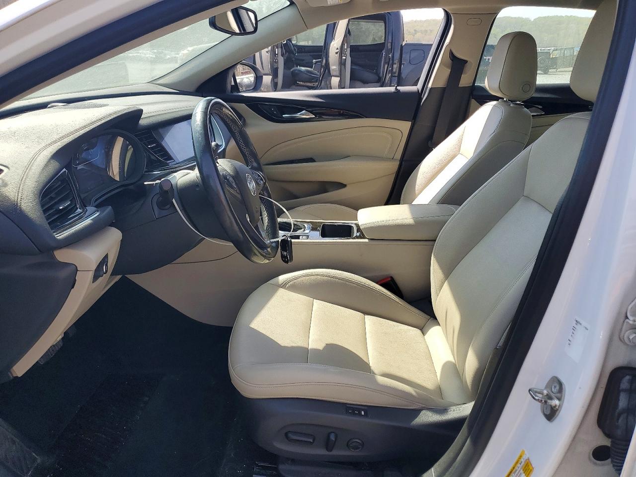 2018 Buick Regal VIN W04GP6SX5J1158962 photo 7