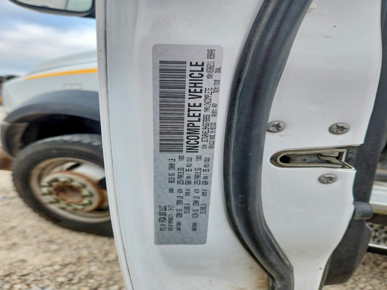 2017 Ram 5500 VIN 3C7WRNEL9HG676893 photo 12