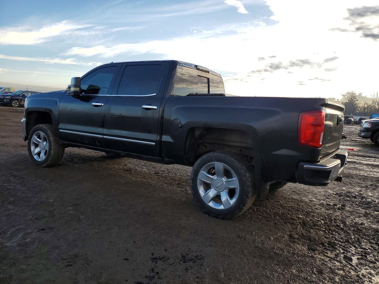 2016 Chev Silverado VIN 3GCUKSEJ1GG351479 photo 2