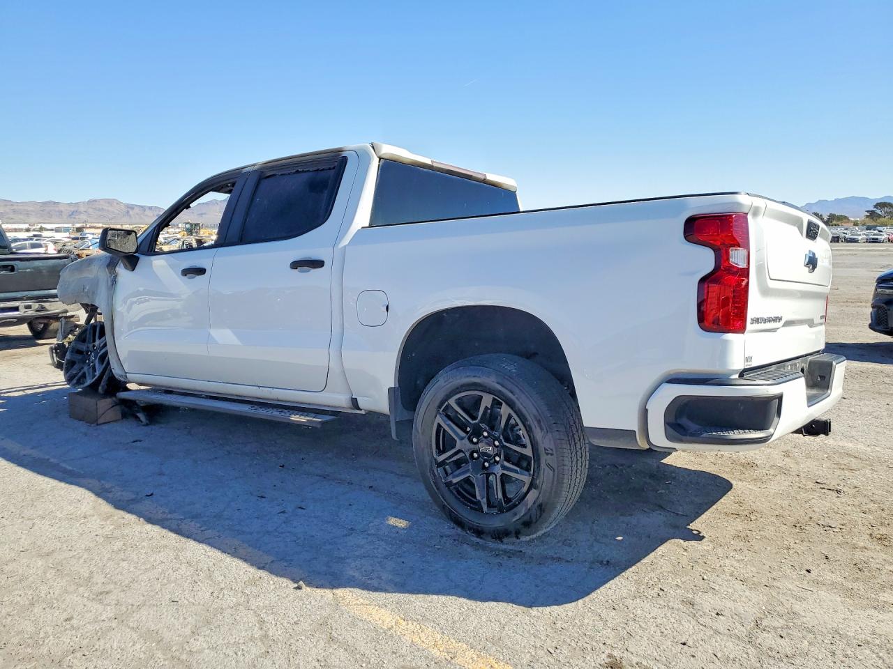 2024 Chevrolet Silverado VIN 3GCPABEK9RG203916 photo 2