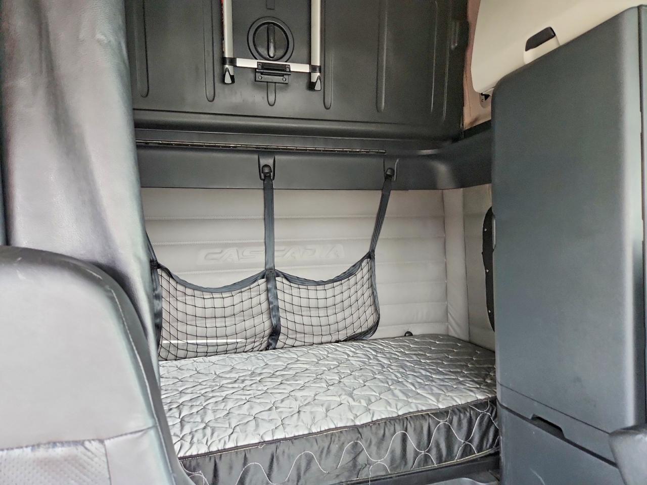 2020 FREIGHTLINER All other VIN 3AKJHHDR3LSLS7741 photo 6