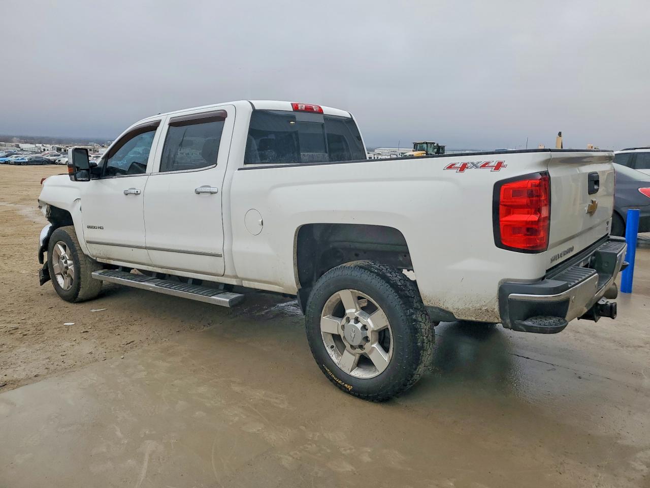 2015 Chevrolet All models VIN 1GC1KWE80FF504456 photo 2