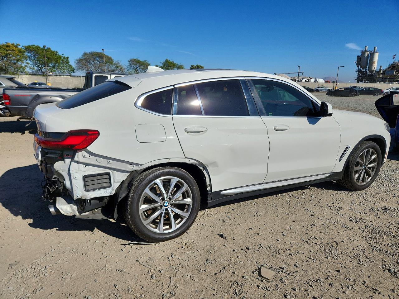 2019 BMW X4 VIN 5UXUJ3C54KLG53232 photo 3