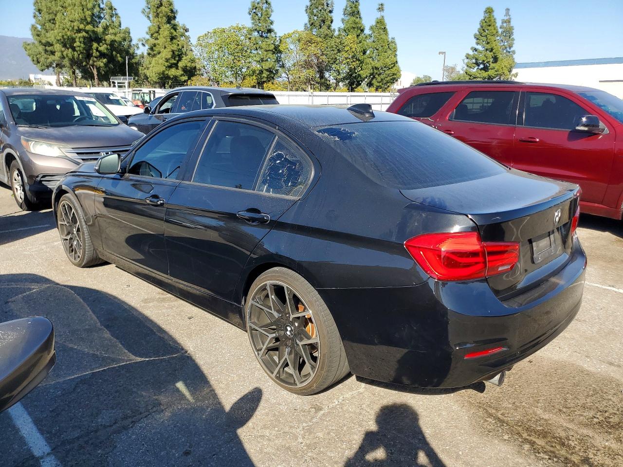 2018 BMW 3 series VIN WBA8E1G57JNU89851 photo 2