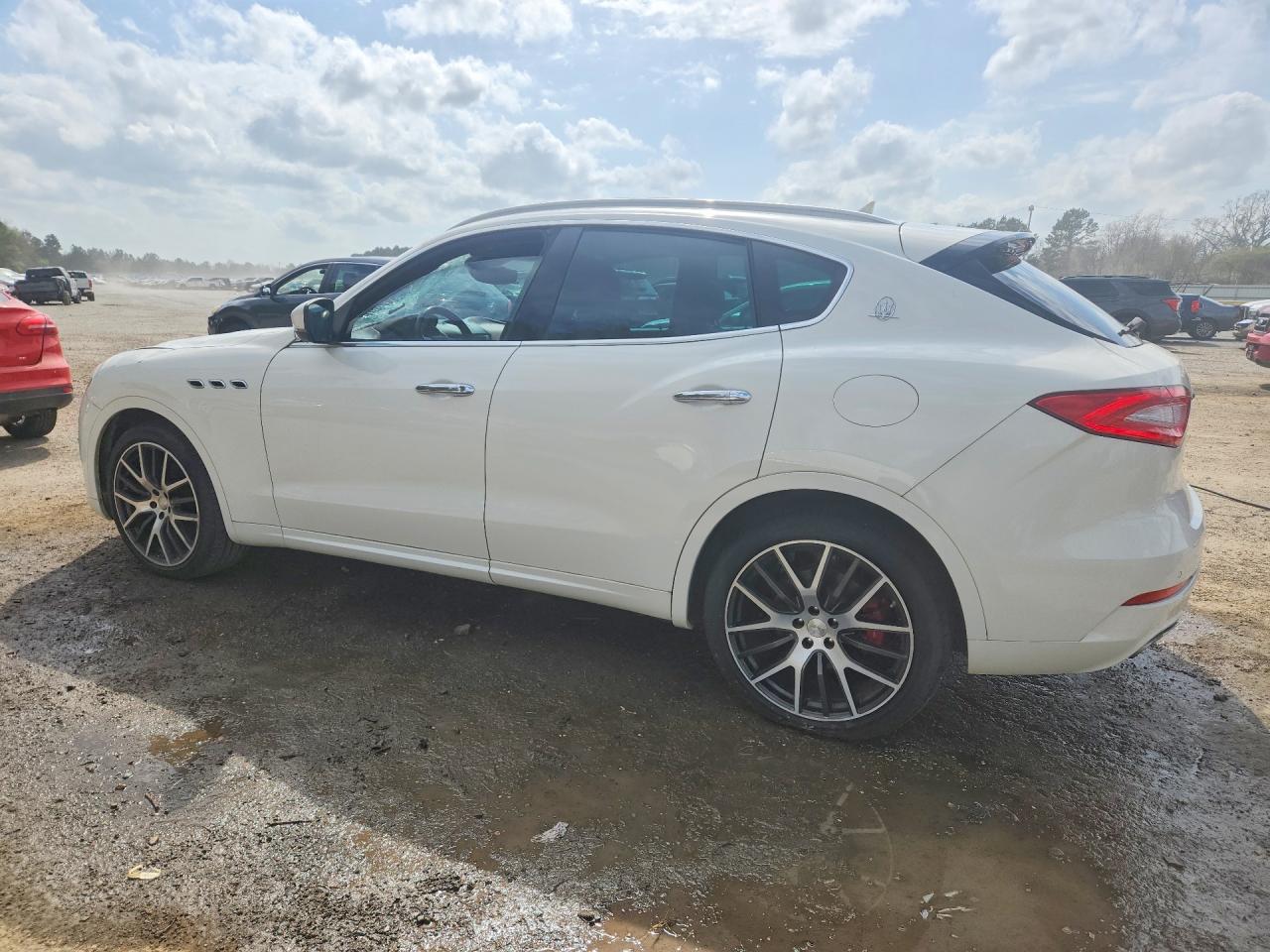 2017 Maserati All other VIN ZN661XUL0HX225864 photo 2