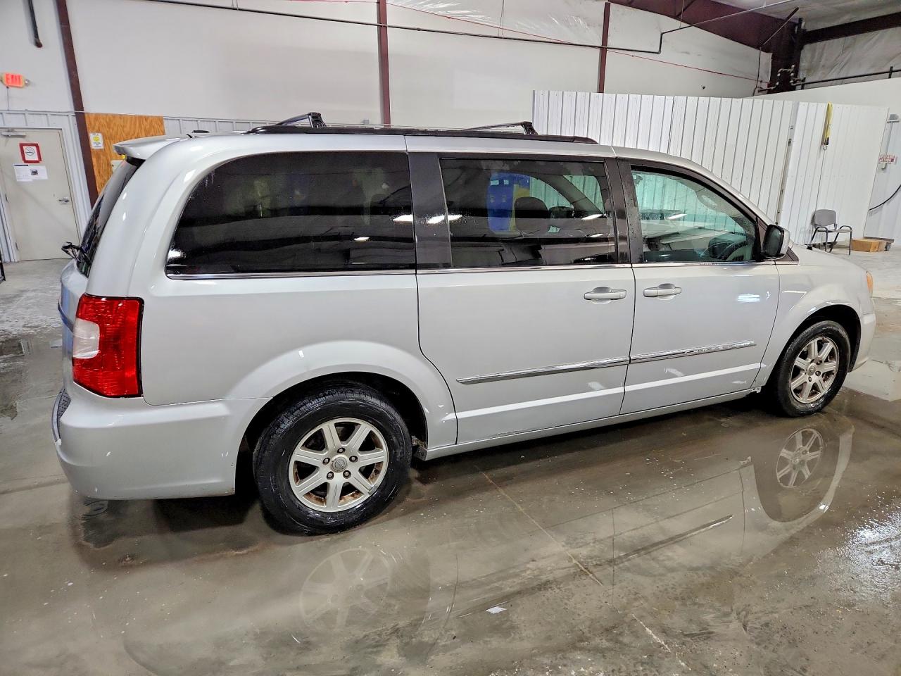 2012 Chrysler Minivan VIN 2C4RC1BGXCR215359 photo 3