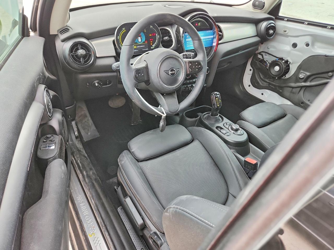 2024 Mini Cooper VIN WMW13DJ04R2U35300 photo 8