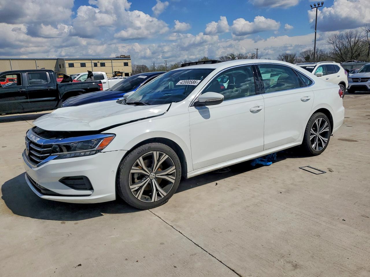 2020 Volkswagen Passat VIN 1VWCA7A34LC002474 photo 1