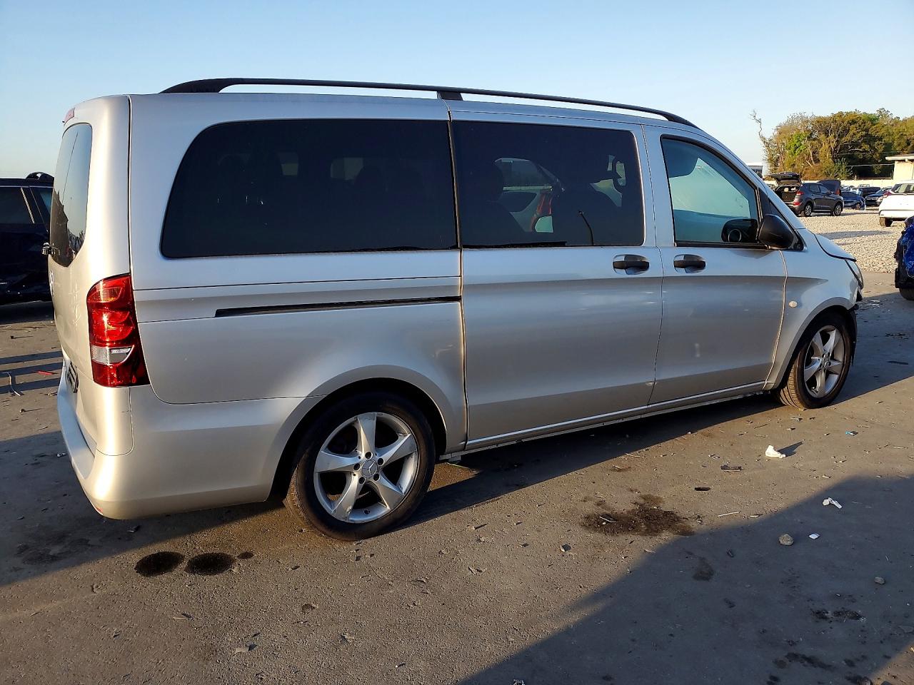 2016 Mercedes-Benz Metris VIN WD4PG2EE6G3090988 photo 3