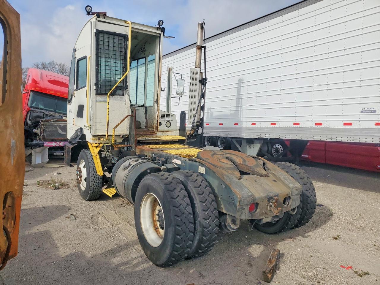 2015 AUTOCAR All other VIN 516G4G414FH218820 photo 2