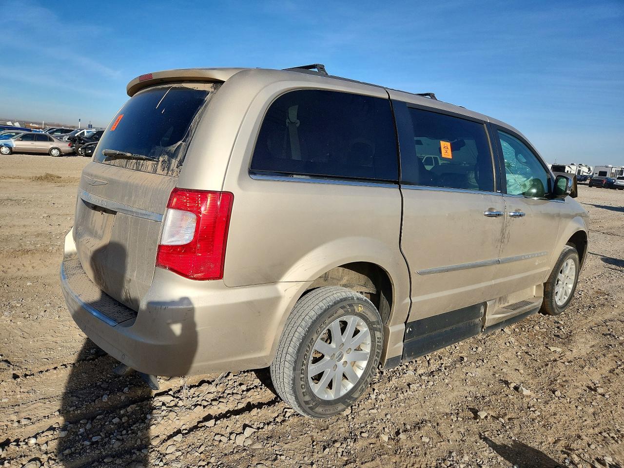 2014 Chrysler Minivan VIN 2C4RC1CG3ER256949 photo 3