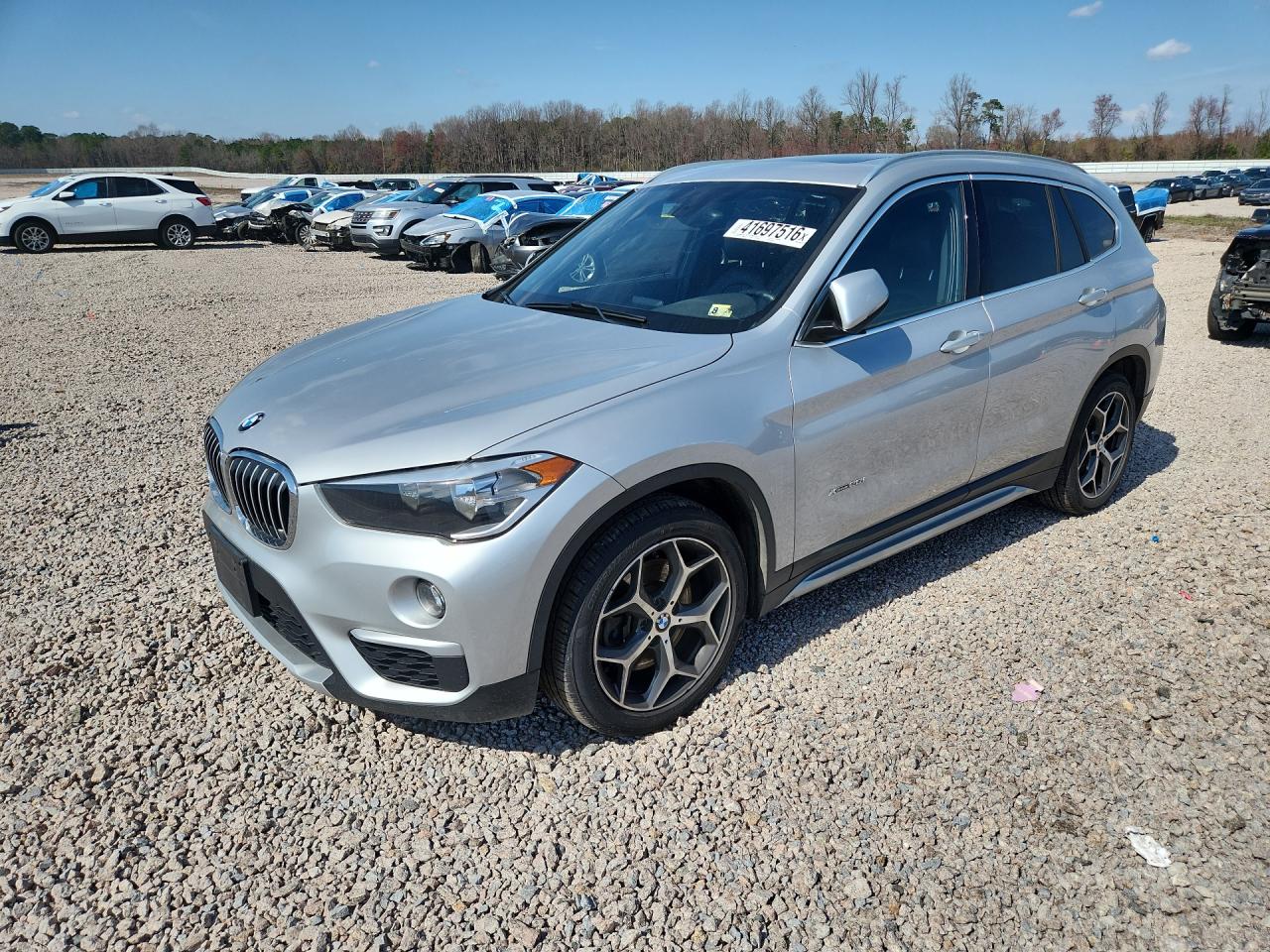 2018 BMW X1 VIN WBXHT3C39J5F91084 photo 1
