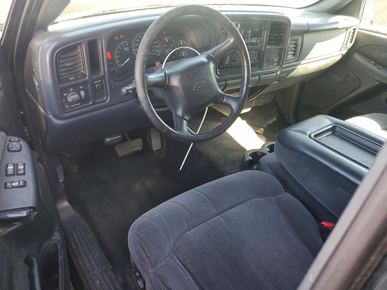 2002 Chevrolet Silverado VIN 2GCEC19V521223630 photo 8
