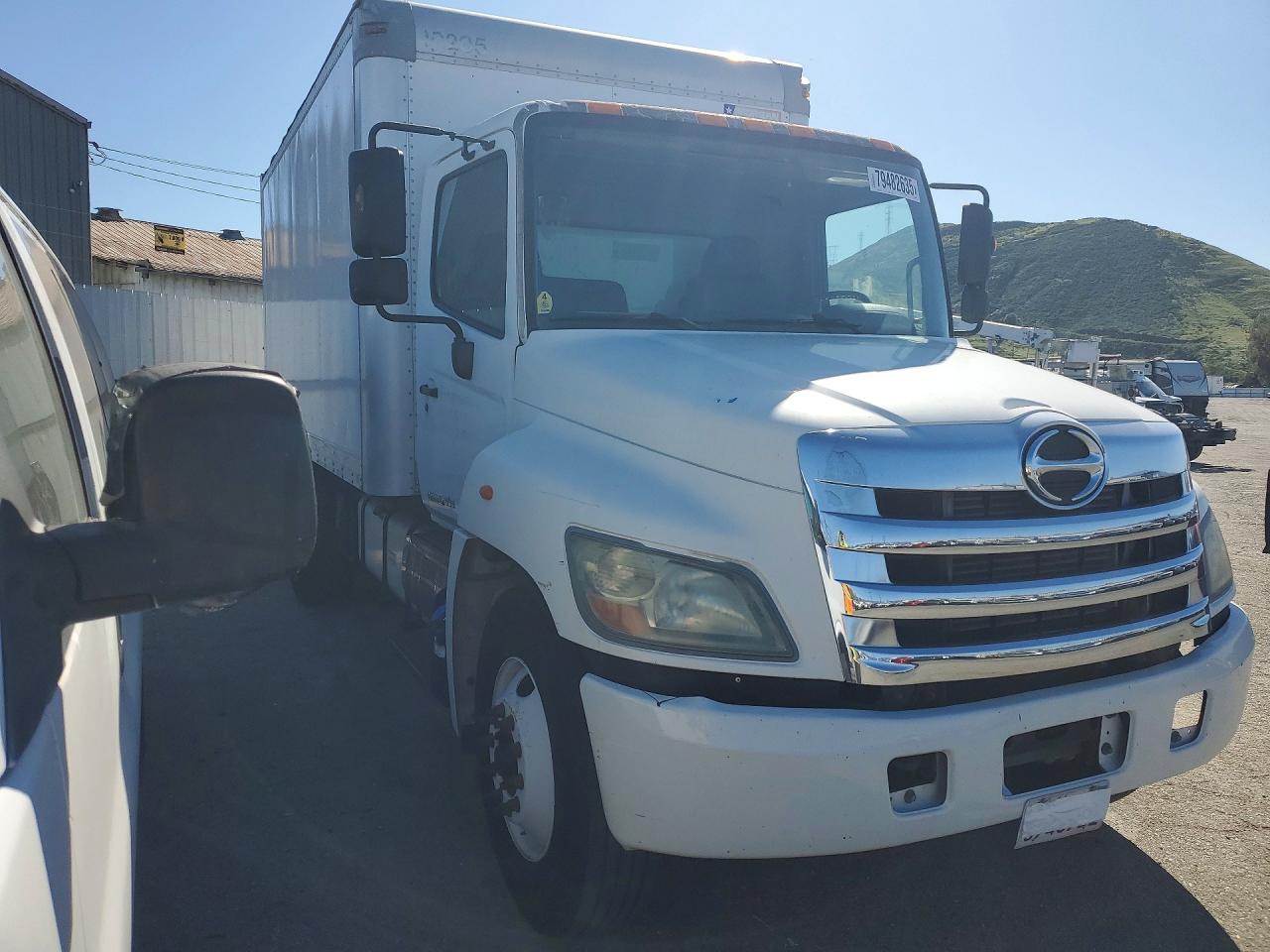 2011 HINO All models VIN 5PVNE8JL2B4S50074 photo 4