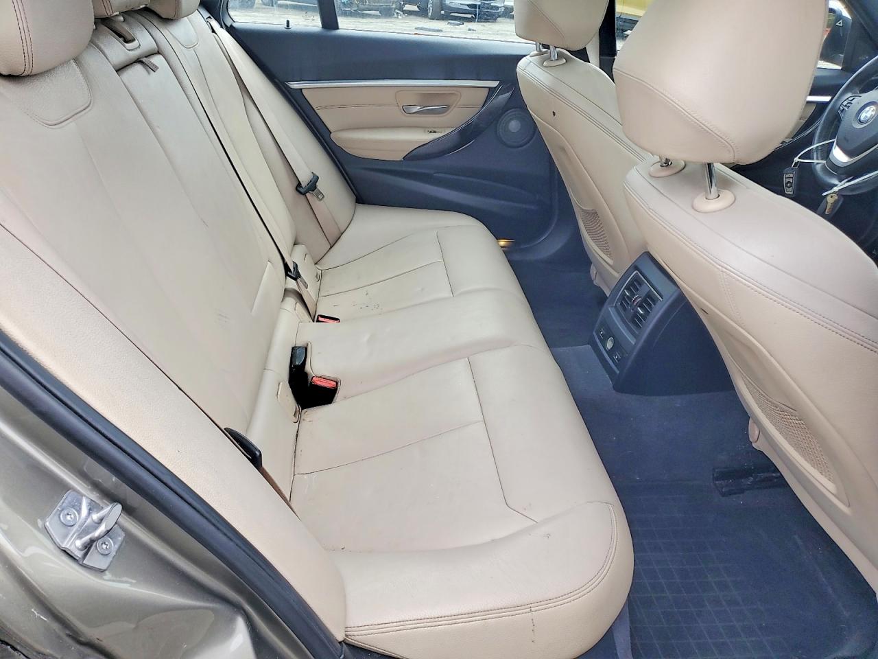 2016 BMW 3 series VIN WBA8G5C50GK443120 photo 10