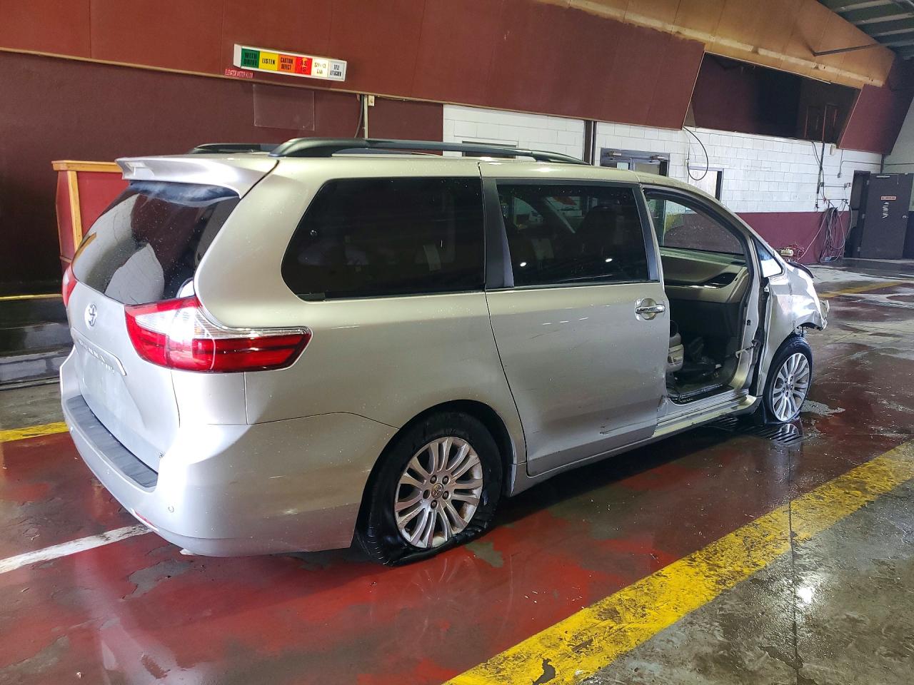2015 Sienna VIN 5TDYK3DC9FS567560 photo 3