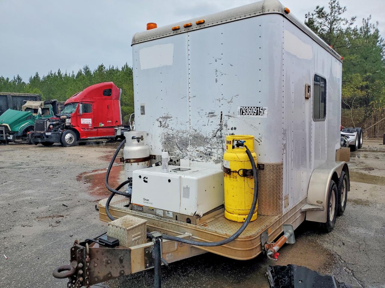 2003 FEATHERLITE Utility VIN 4FGL011242C048129 photo 2