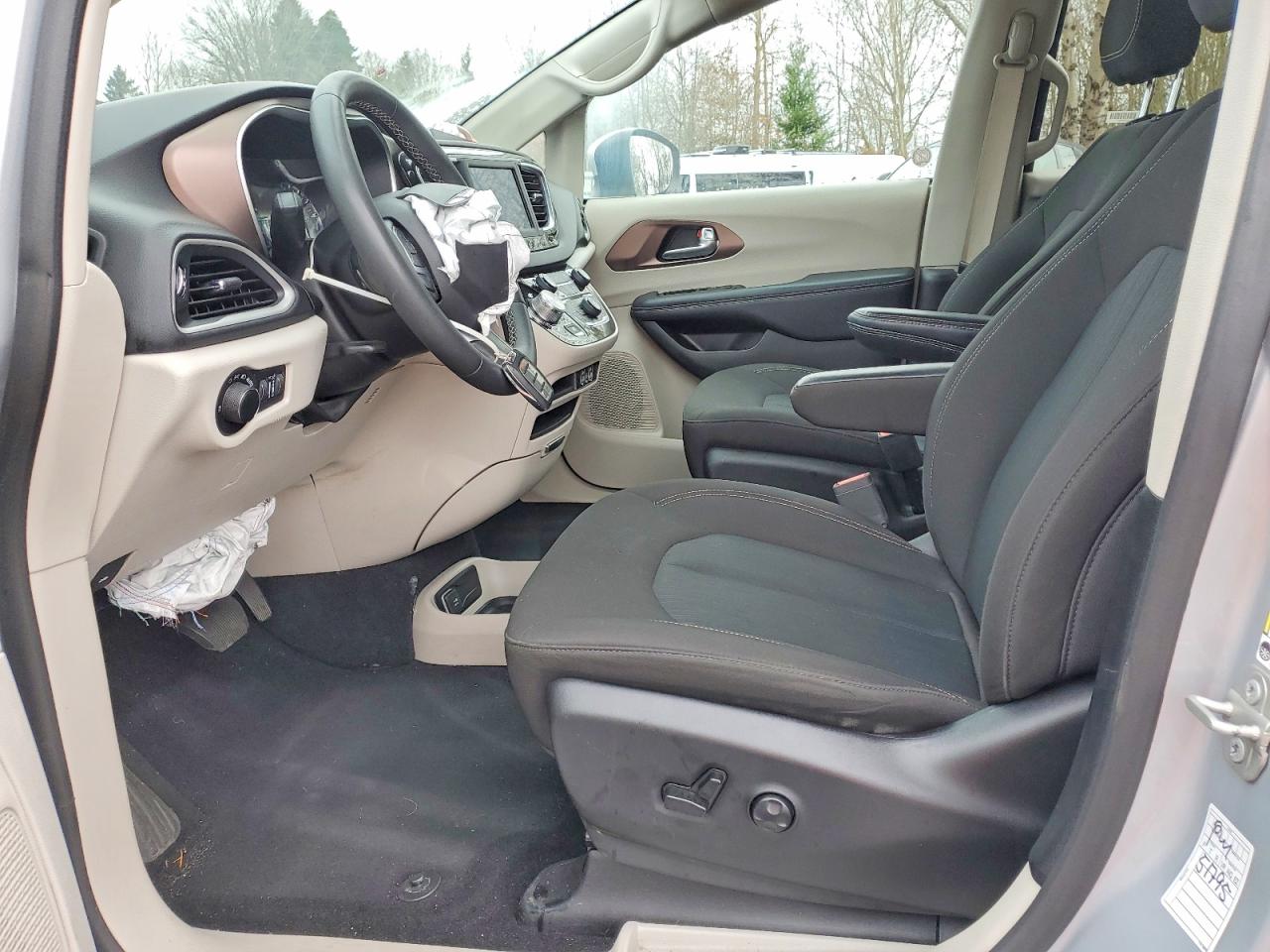 2023 Chrysler Minivan VIN 2C4RC1CG4PR596047 photo 7