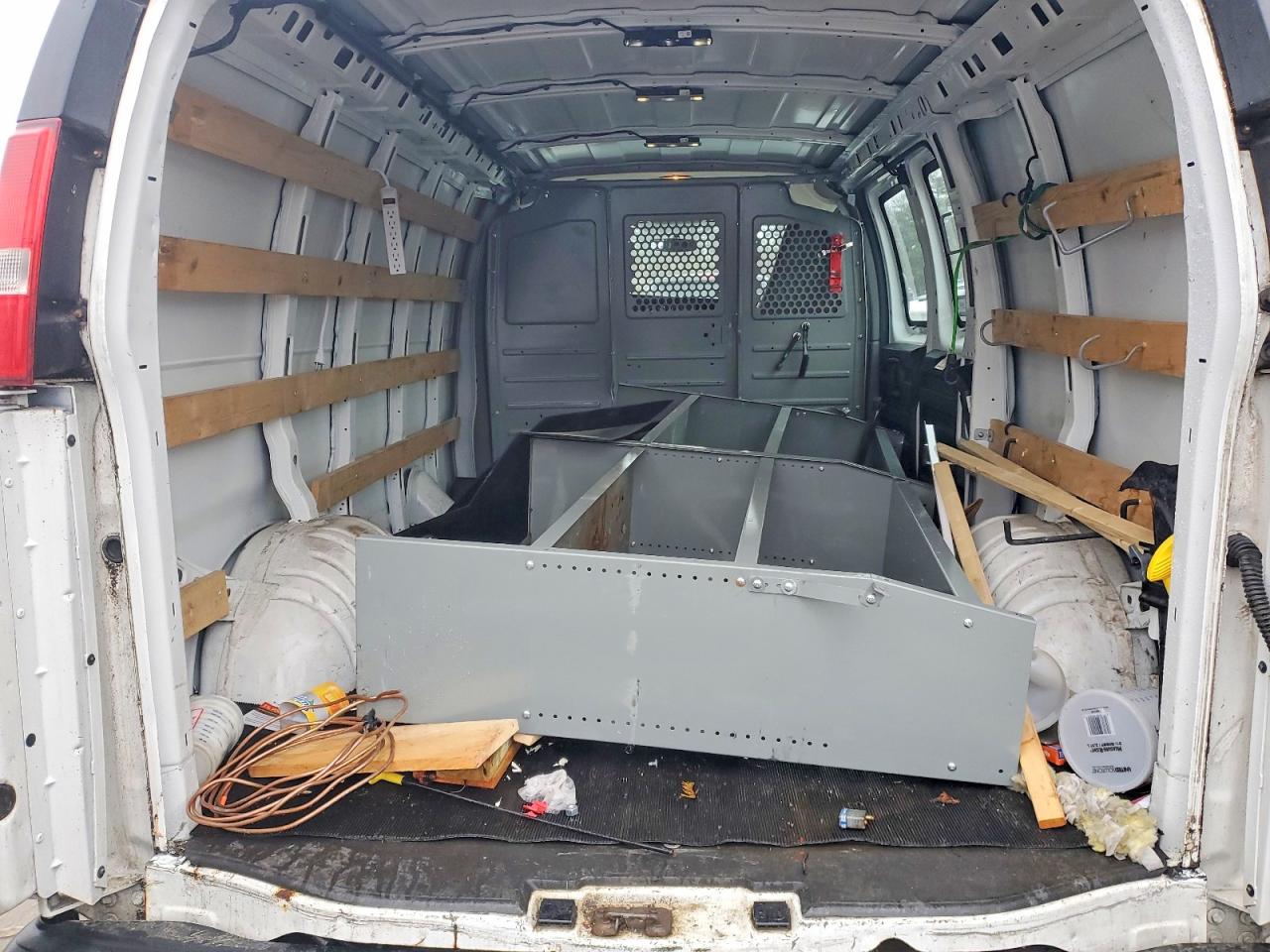 2017 GMC Savana VIN 1GTW7AFF9H1912347 photo 10